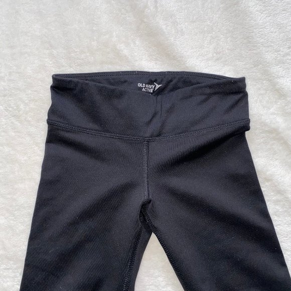 Black old navy athletic leggings w mesh detailing - Picture 2 of 3